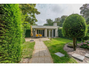 Bungalow close to seaside resort De Koog